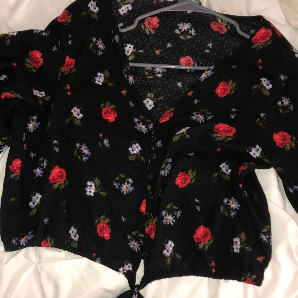 AMERICAN EAGLE CROPPED TOP